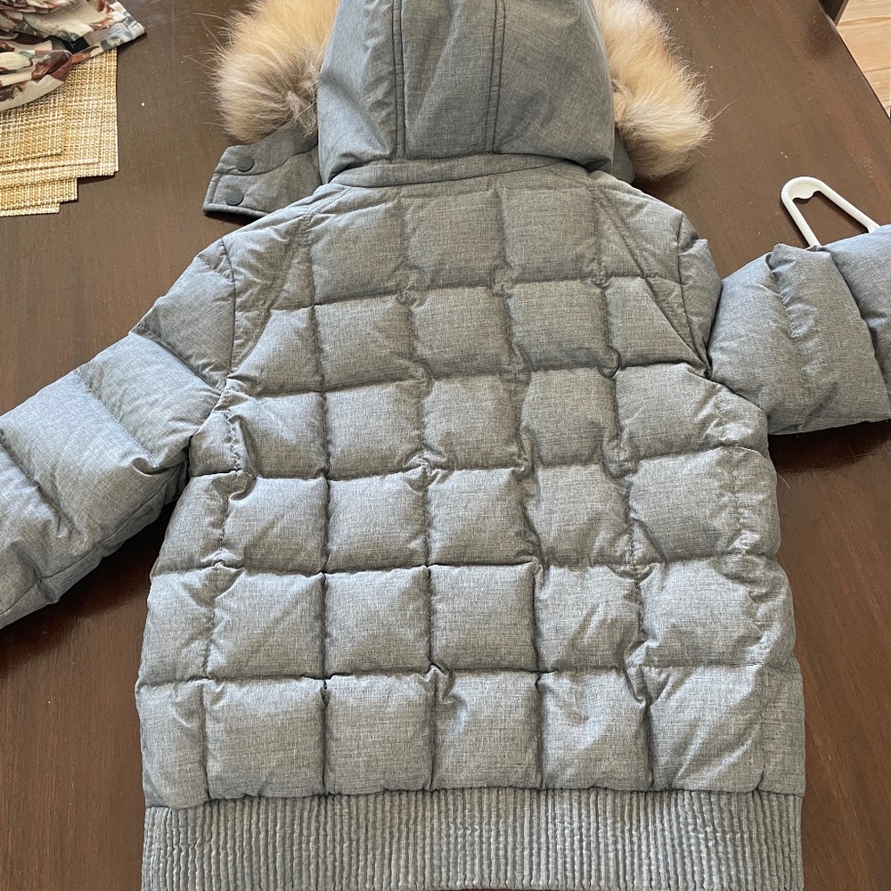 Youth Fendi winter puffer coat, size small/6, charcoal gray, real fur - Picture 3 of 4